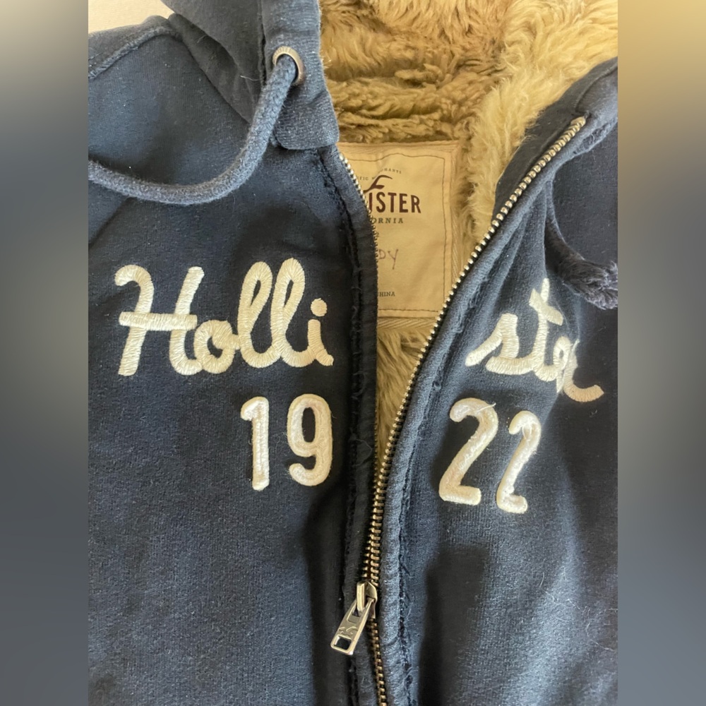 Hollister Dark Blue Hoodie with Logo - Picture 4 of 6